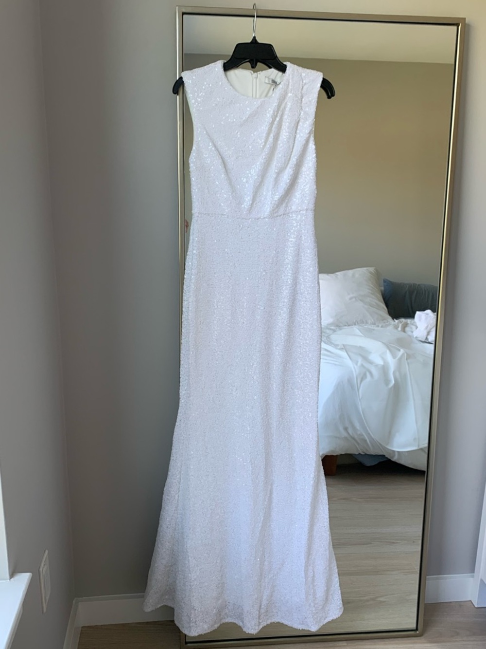 Badgley Mischka Sequined Mesh Gown White NWT Size 6 & 8 - Picture 2 of 11